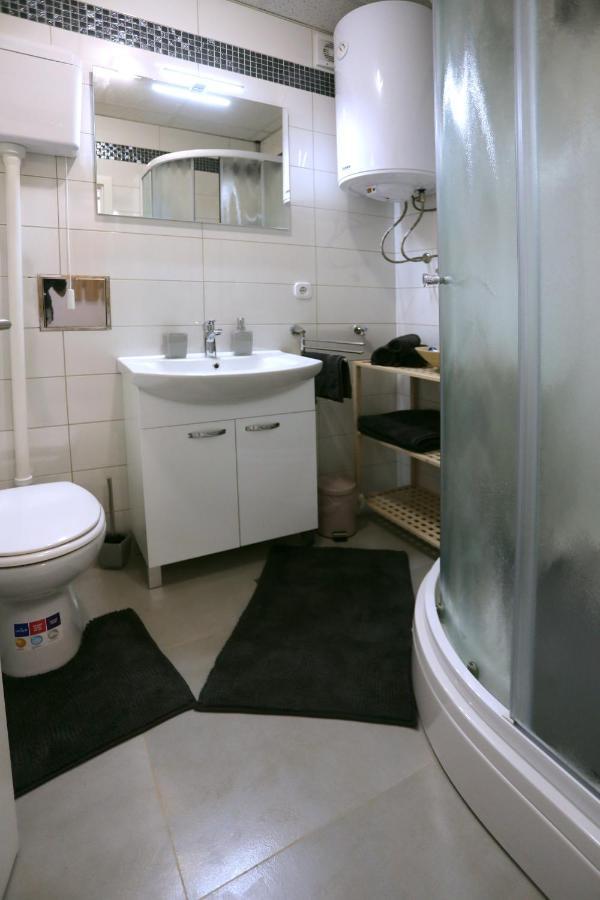 Studio Apartman Ana Osijek Extérieur photo